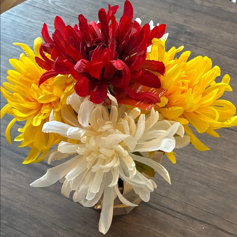 Potted Floral Artificial Chrysanthemum Arrangement